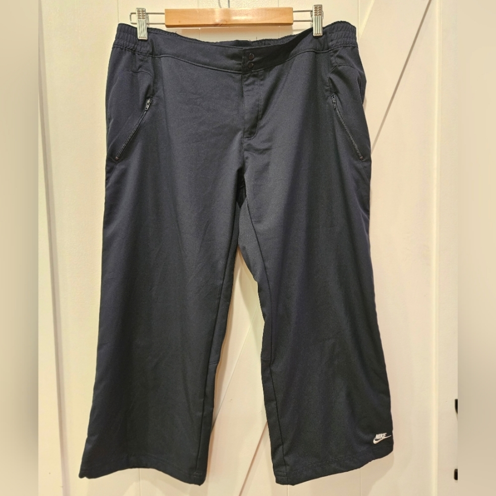 Nike wide leg, athletic capris